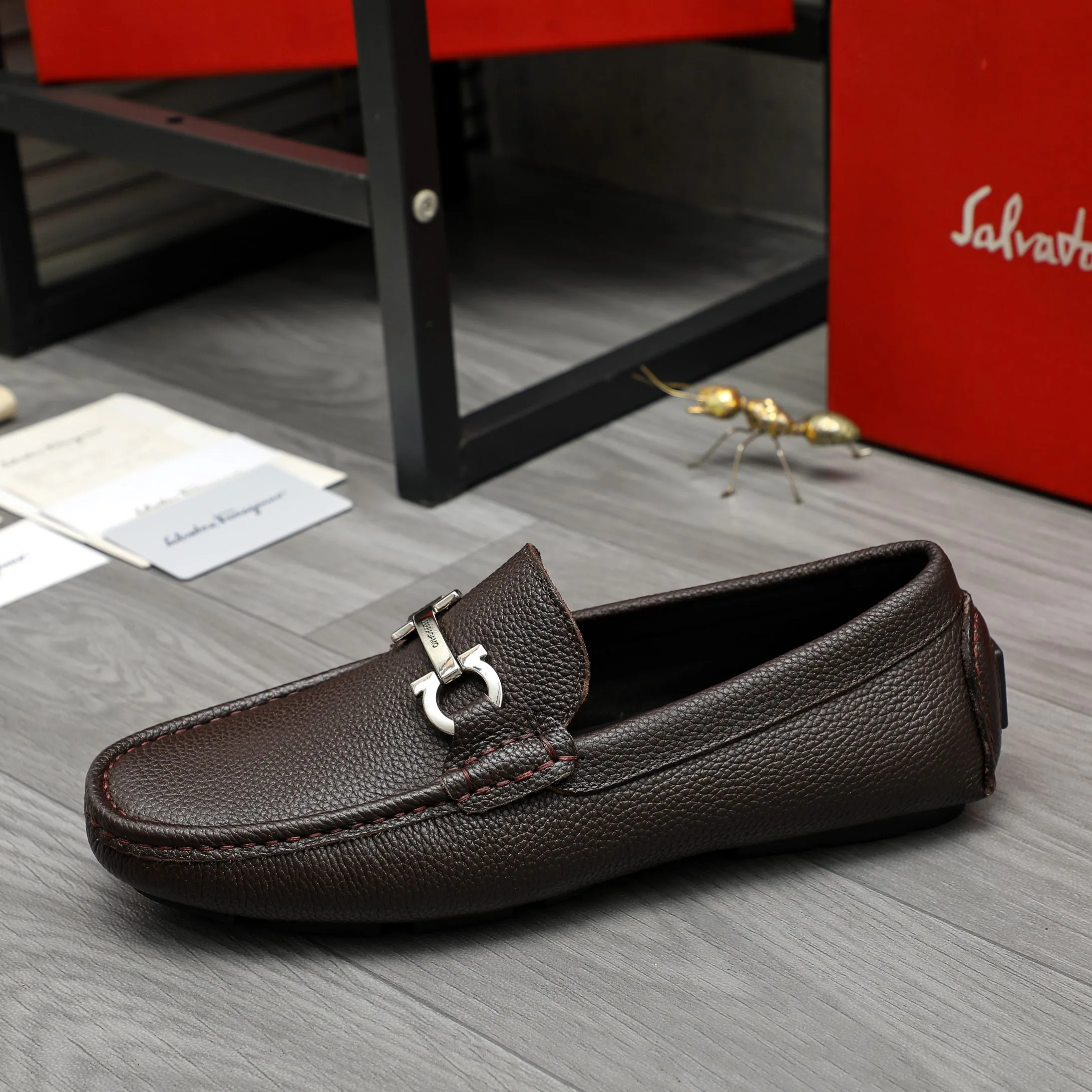Men's shoes 💰420 Product trademark: Ferragamo "Ferragamo" business casual slip-on shoes Regular size: 38-46 (45.46 is custom-made and non-returnable) Product materials: Selected pebbled cowhide upper, sheepskin lining, original rubber outsole